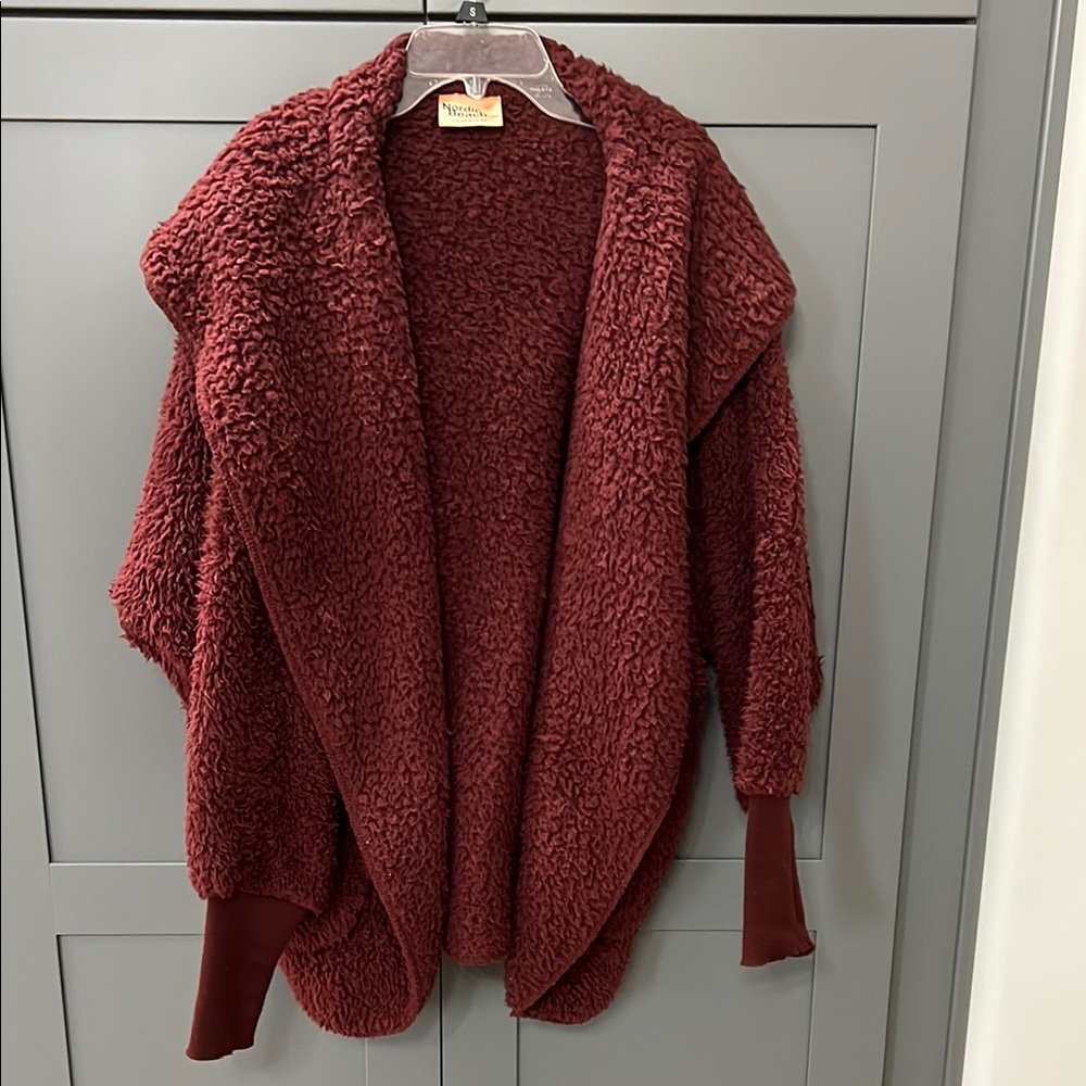 Nordic Beach Burgundy Teddy Jacket with Plush Texture and Oversized Fit - Picture 1 of 8